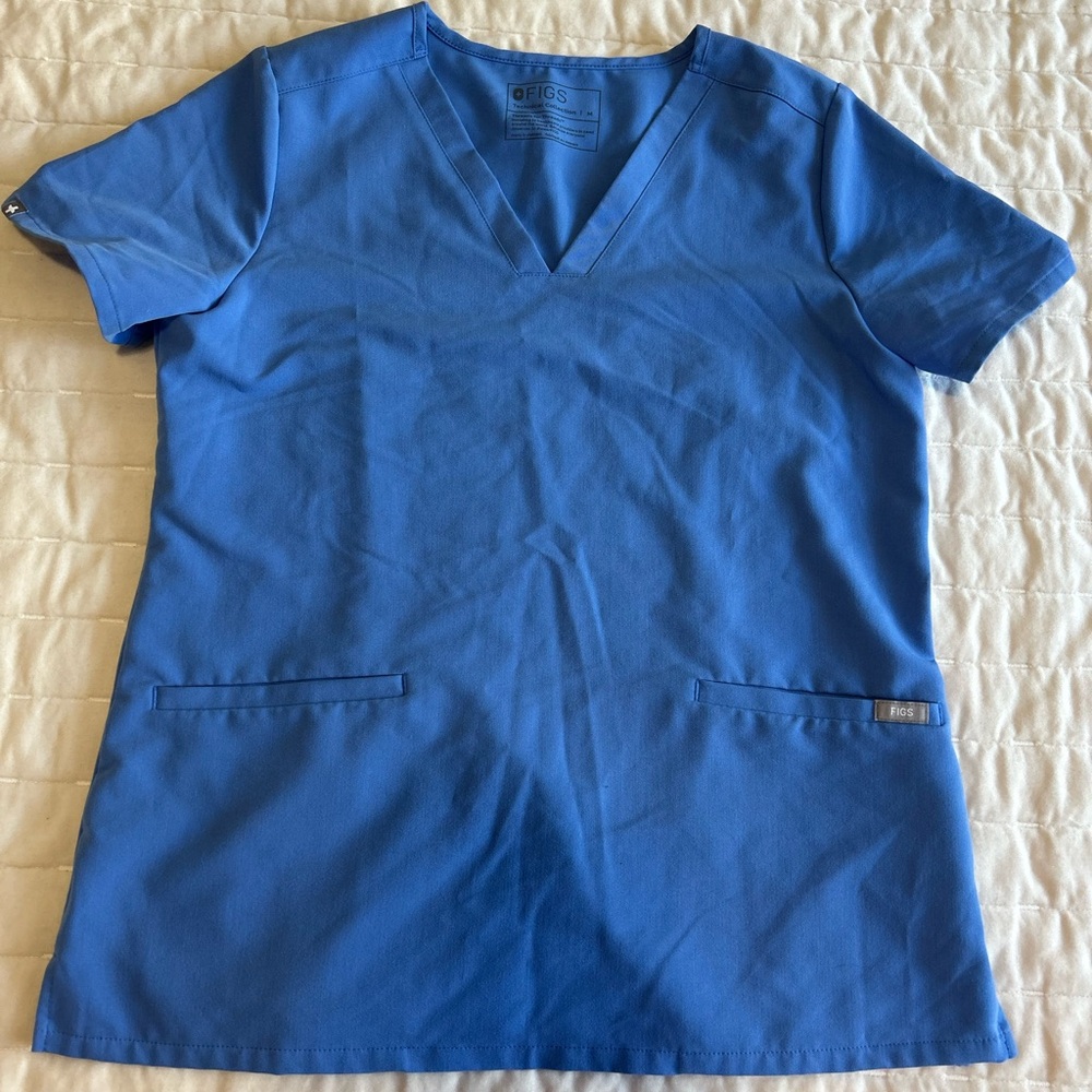 Figs scrub top (blue) (perfect condition)